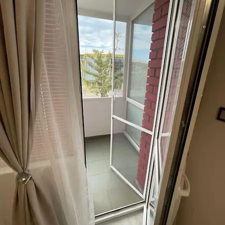 Iztochen Blvd, Free Parking *